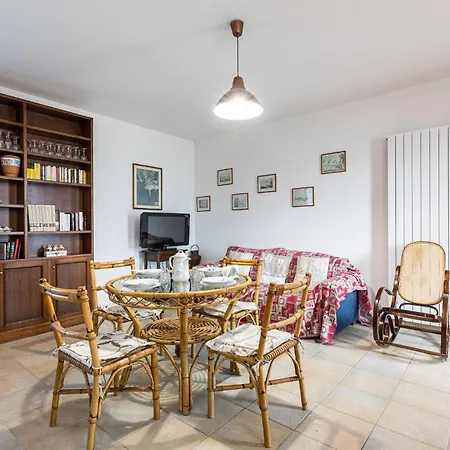 Awesome In With Kitchen Holiday home *